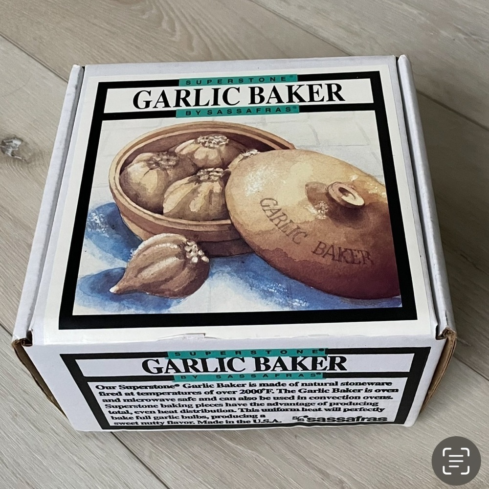SASSAFRAS Superstone Vintage Garlic Baker by Sassafras 1993 Tan